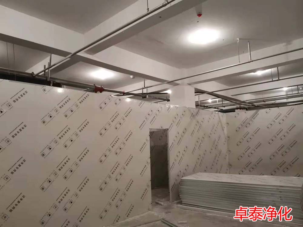 石家莊一品堂藥業(yè)十萬(wàn)級(jí)凈化車(chē)間裝修現(xiàn)場(chǎng)，卓泰凈化裝修設(shè)計(jì)河北凈化車(chē)間